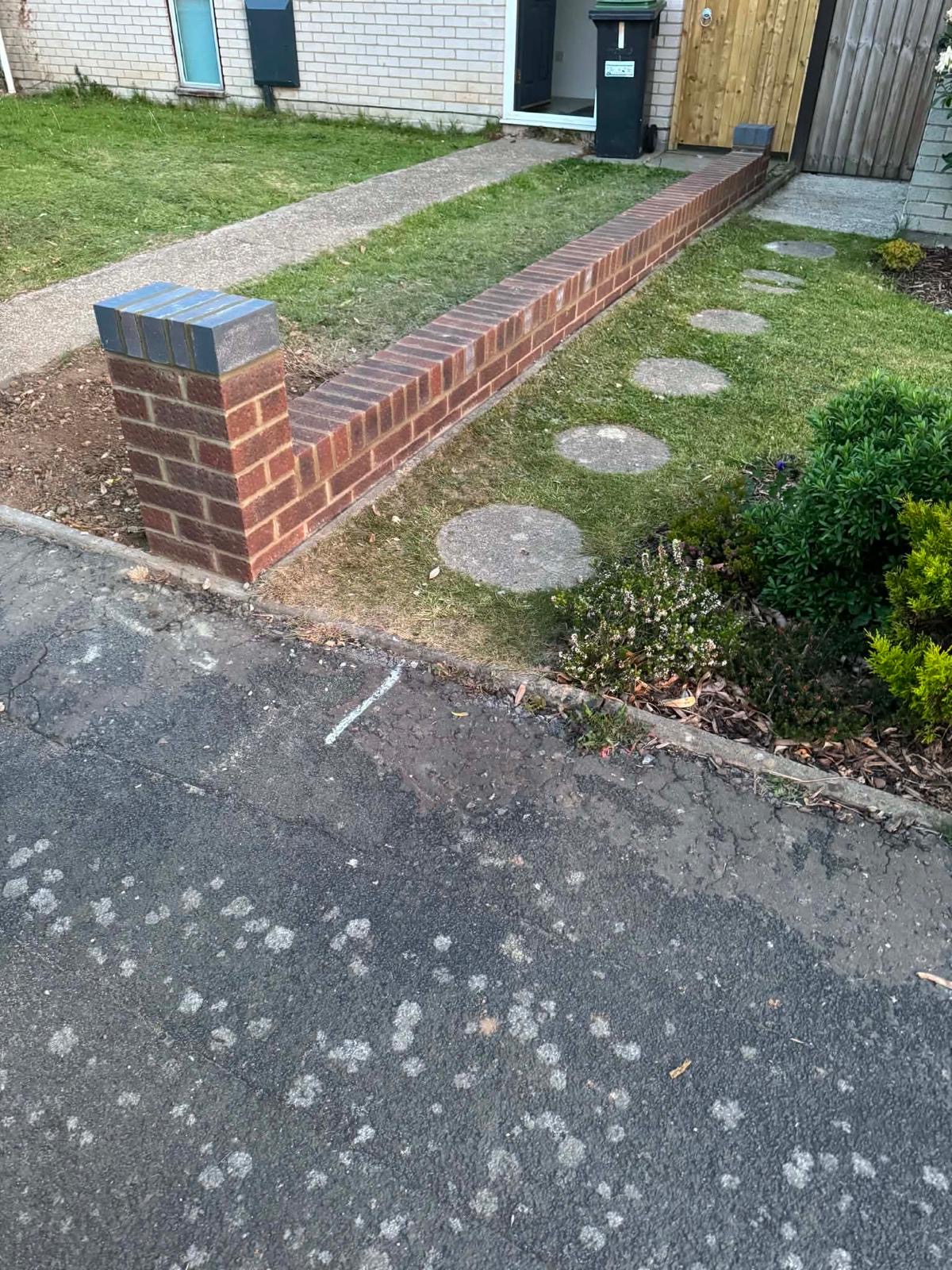 Garden Wall & Pillars